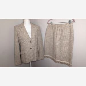 St. John pastel neutral tweed fringe blazer skirt set